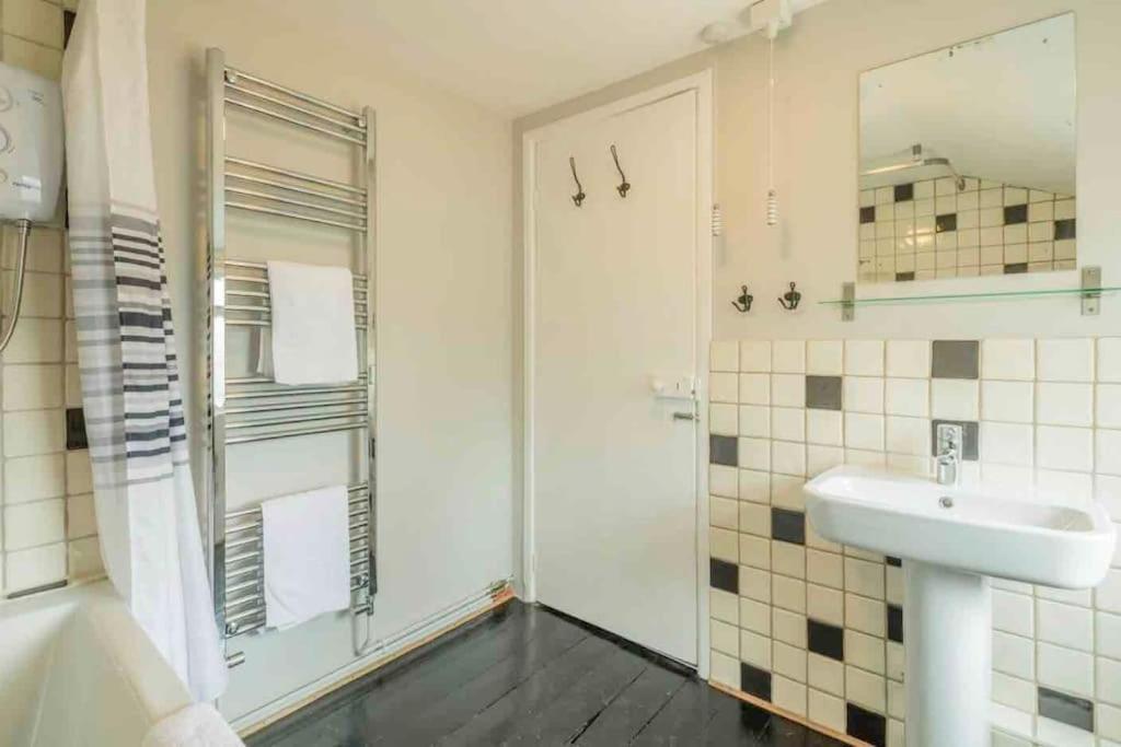 Cambridge 3 Bedroom Flat With Private Parking Eksteriør billede